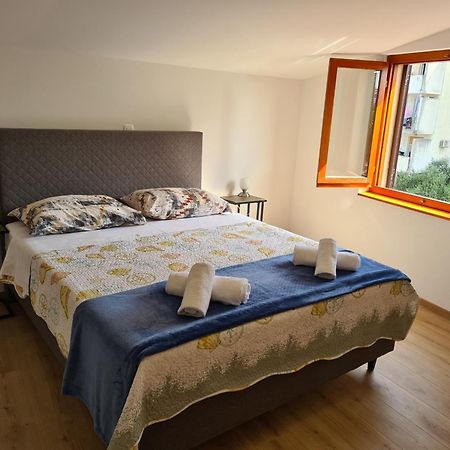 Apartments Beleca Biograd Na Moru Quarto foto
